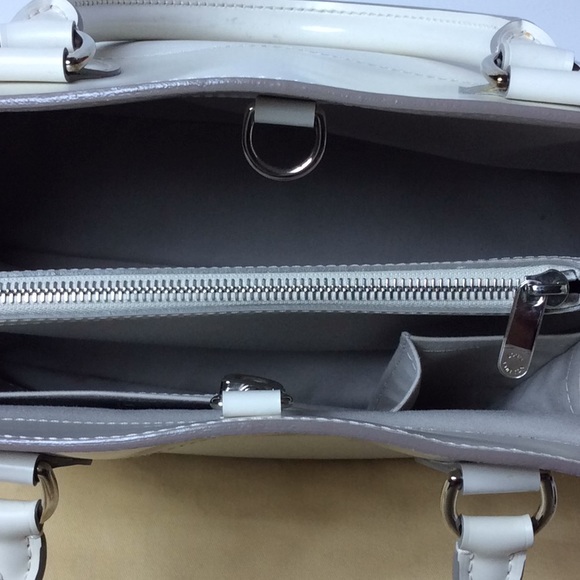 Preowned Louis Vuitton Passy Epi Leather Handbag - Picture 6 of 8